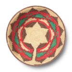 Afrikan Sepet Kete Awherika el yapımı, doğal ve eşsiz bir duvar dekorasyonu ürünüdür. Afrika duvar sepetleri Lavi Tasarım 'da!
