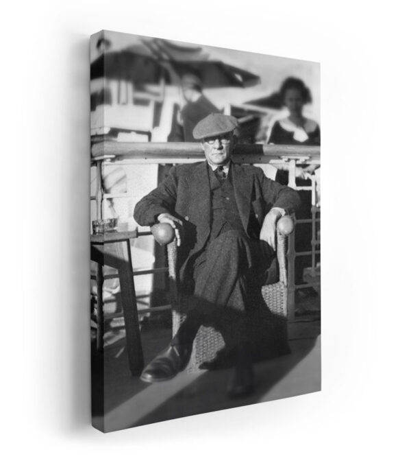 Atatürk’ün en güzel resmi kanvas tablo ve Atatürk ün en güzel fotoğrafları yüksek çözünürlük, üst düzey kalite ve ücretsiz kargo ile Lavi Tasarım 'da!