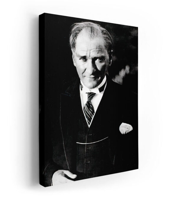 Mustafa Kemal Atatürk Portre Kanvas Tablo, Atatürk'ün fotoğrafları yüksek çözünürlük, ücretsiz kargo ve taksitle Lavi Tasarım 'da!