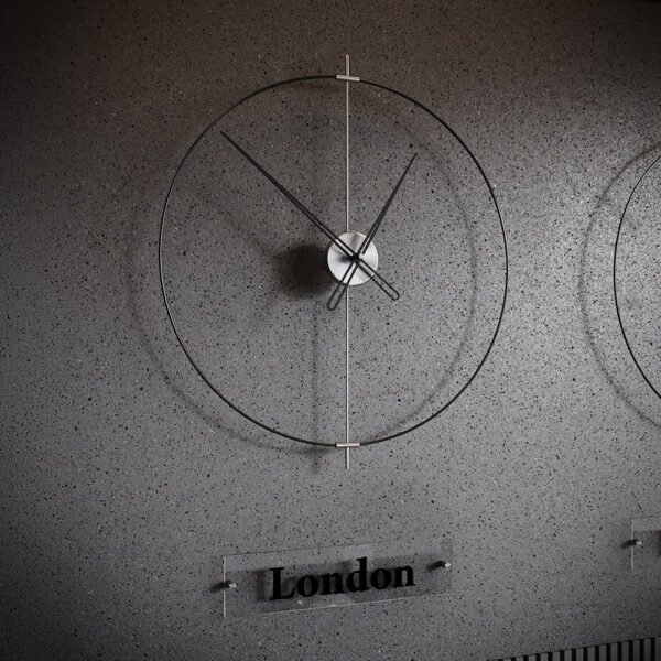 Otel lobisi dünya saati Dritto Stilo 3 world wall clock modeli ile dünya duvar saatinizi indirimli ve taksitle Lavi Tasarım 'dan satın alın!
